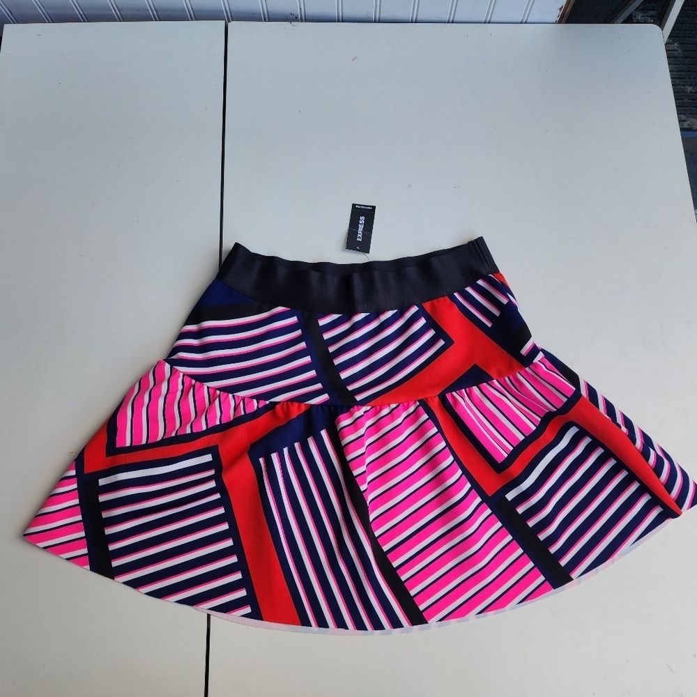 NWT Express Mini Skirt Womens Small Tiered Geometric Stripe Circle Blue Pink S
